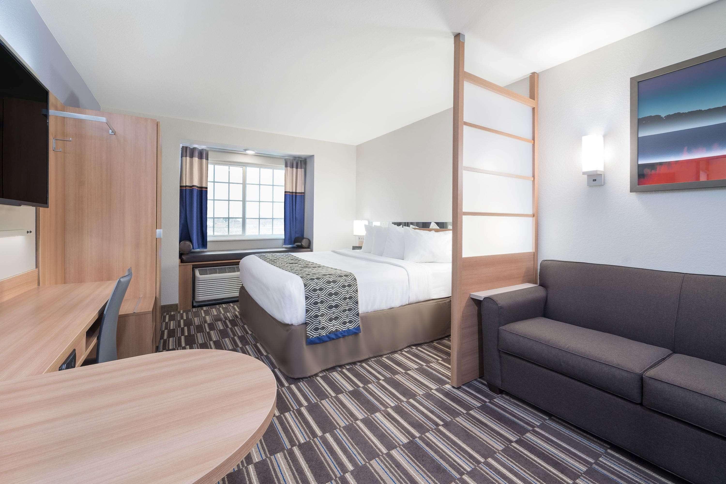 Microtel Inn & Suites By Wyndham Moorhead Fargo Area Exterior photo